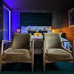 The Bells - Luxury Serviced