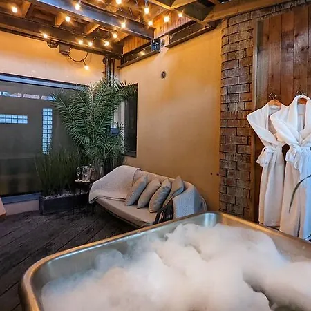 The Bells - Luxury Serviced