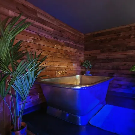 The Bells - Luxury Serviced