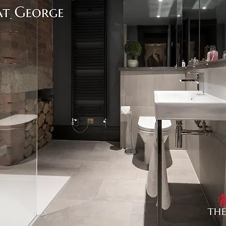 The Bells - Luxury Serviced *