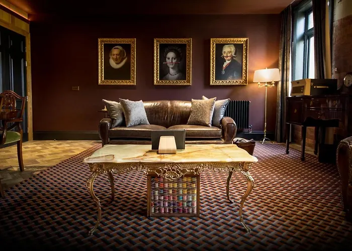 The Bells - Luxury Serviced *