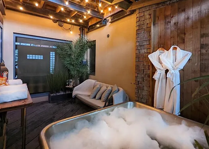 The Bells - Luxury Serviced