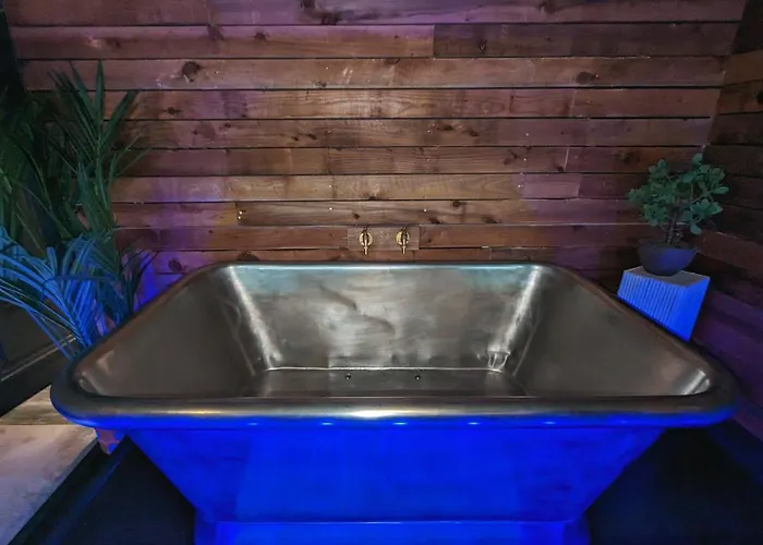 The Bells - Luxury Serviced