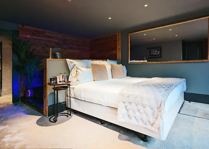 The Bells - Luxury Serviced *