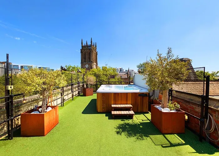 The Bells - Luxury Serviced *