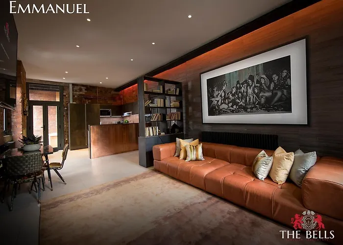 The Bells - Luxury Serviced