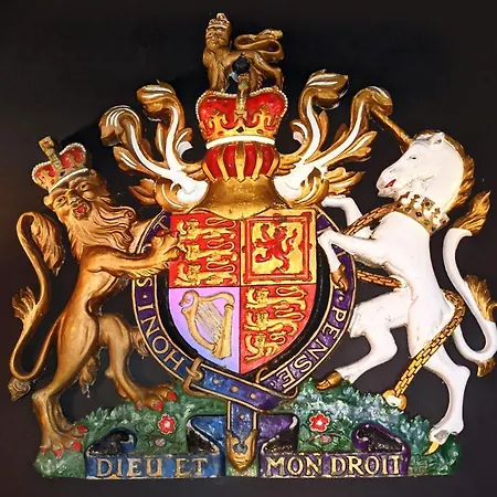 The Bells - Luxury Serviced *