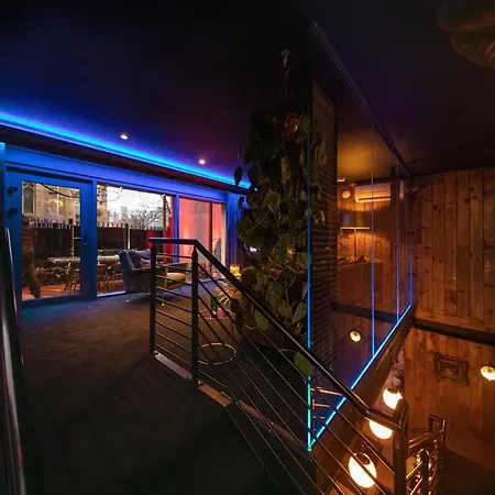 The Bells - Luxury Serviced *