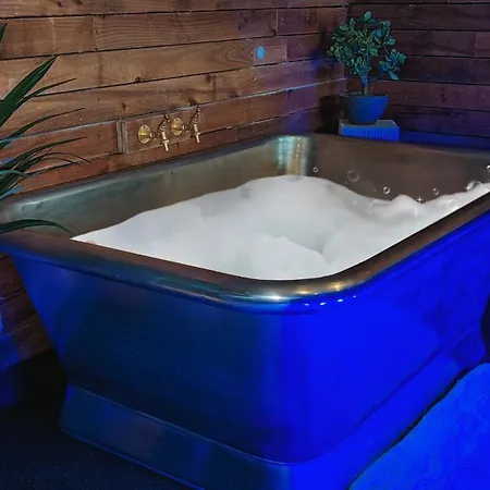 The Bells - Luxury Serviced * Leeds (West Yorkshire)