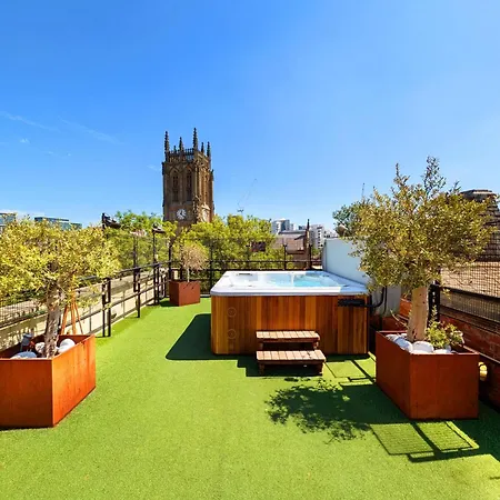 The Bells - Luxury Serviced *