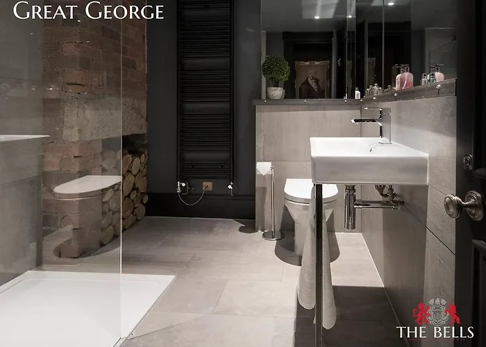 The Bells - Luxury Serviced *